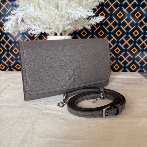 Tory Burch Thea Flat Wallet Crossbody in Wild Mushroom 169971 $375 - Picture 4 of 15